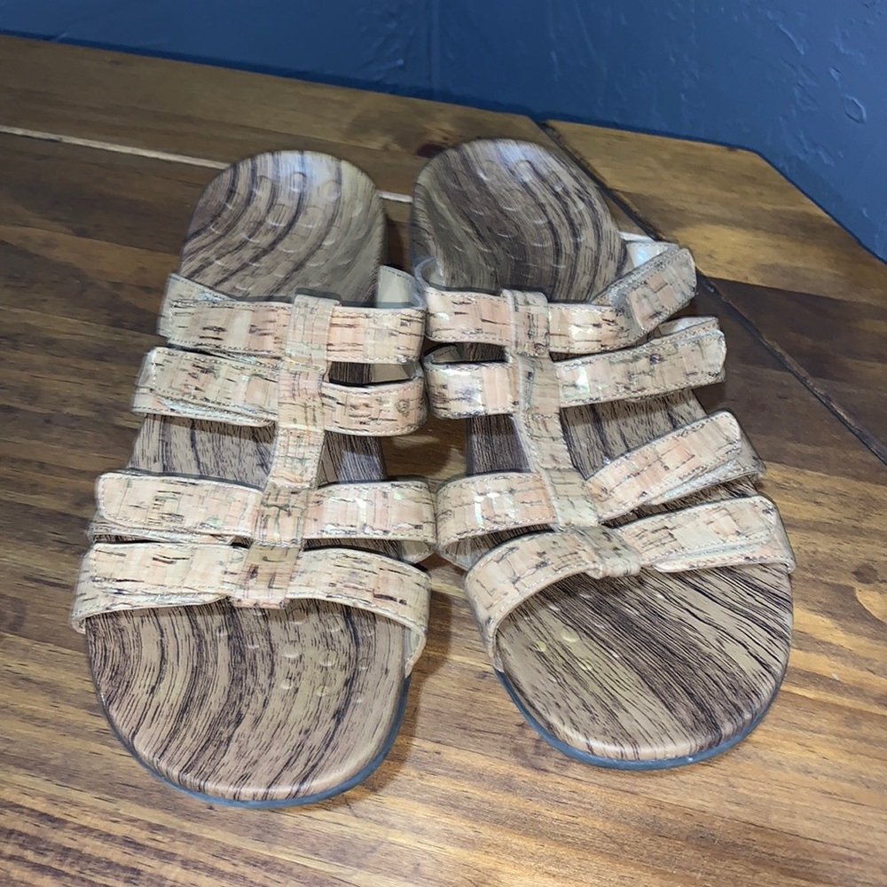 EUC Vionic size 9 cork slide on sandal